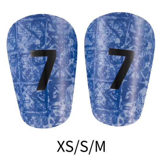 Schienbeinschoner in verschiedenen Grössen.