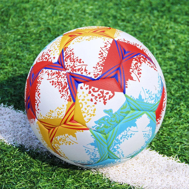 Fussball in Grösse 5, für draussen und drinnen.