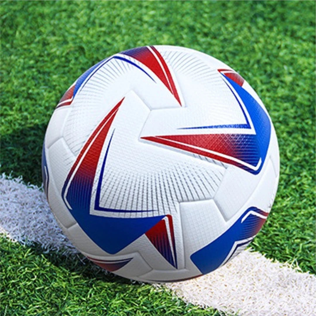 Fussball in Grösse 5, für draussen und drinnen.